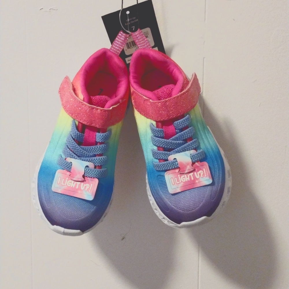 Girls size 7 light up sneakers